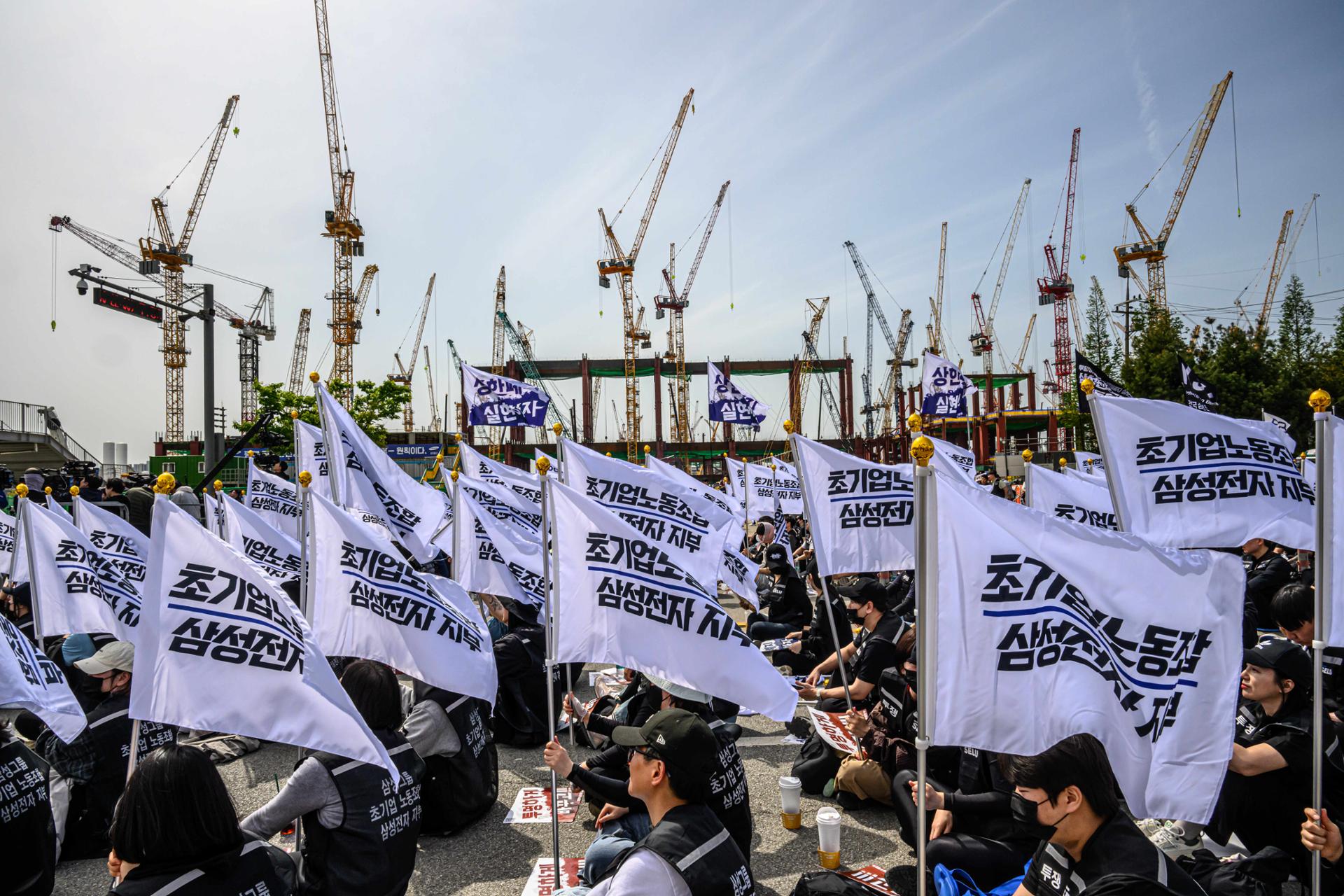 Samsung's Semiconductor Boom Is Tearing Its Union Apart